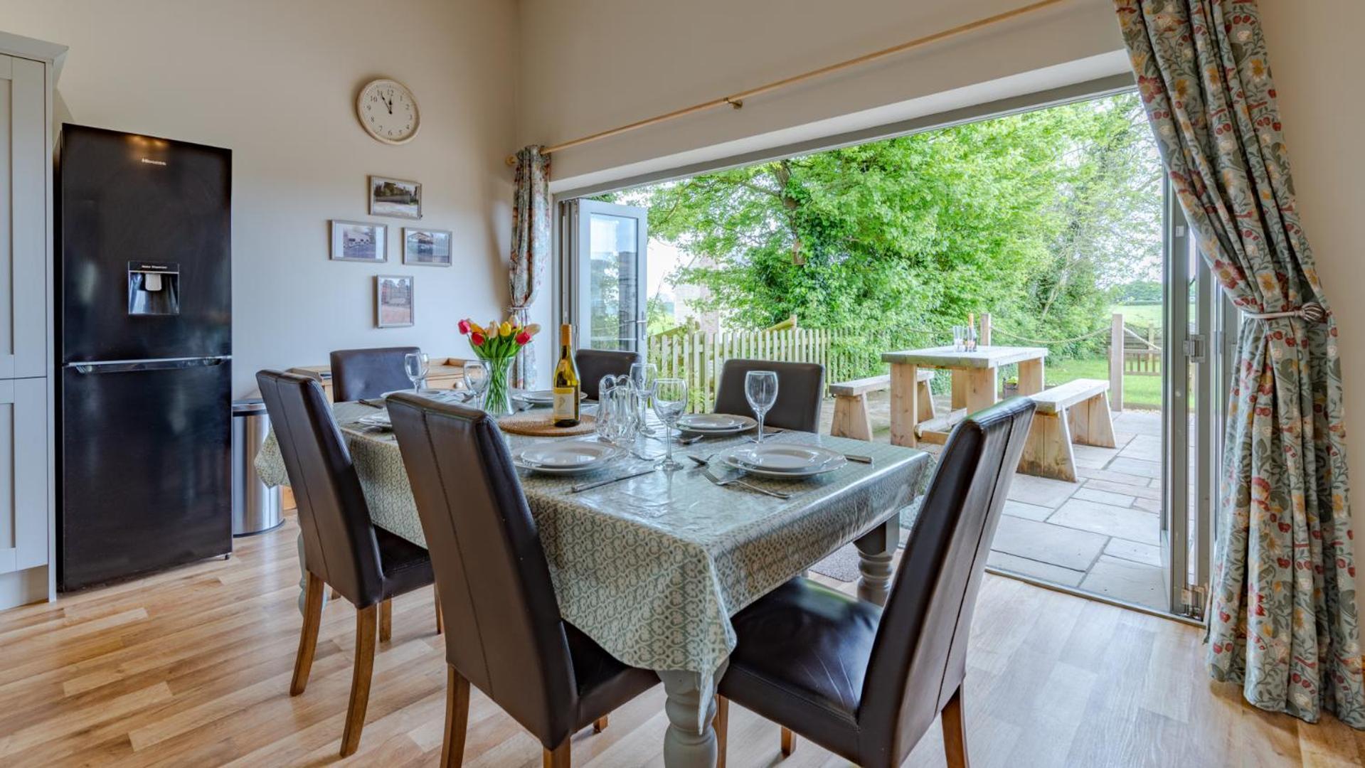 Old Stables, Little Ballthorns Farm Holiday home